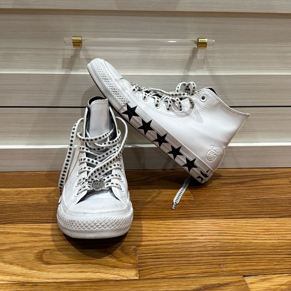 Miley Cyrus Converse